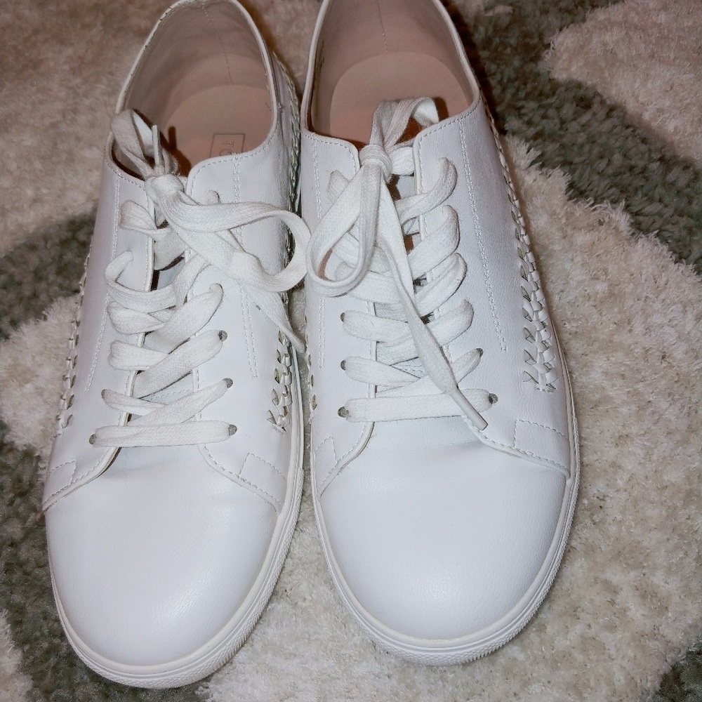 Leather sneakers